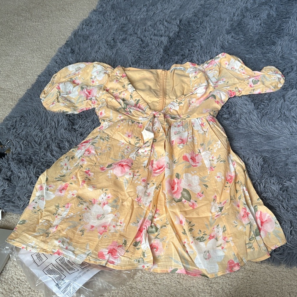 STILL IN PACKAGE: Abercrombie & Fitch in Floral Yellow and Pink